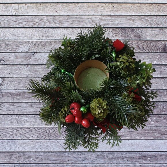 Vintage Christmas Plastic  Centerpiece Candle Holder Pine Greenery Bows CB3 - Picture 1 of 6